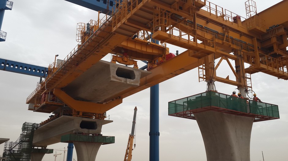 Riyadh Metro bridge span erector