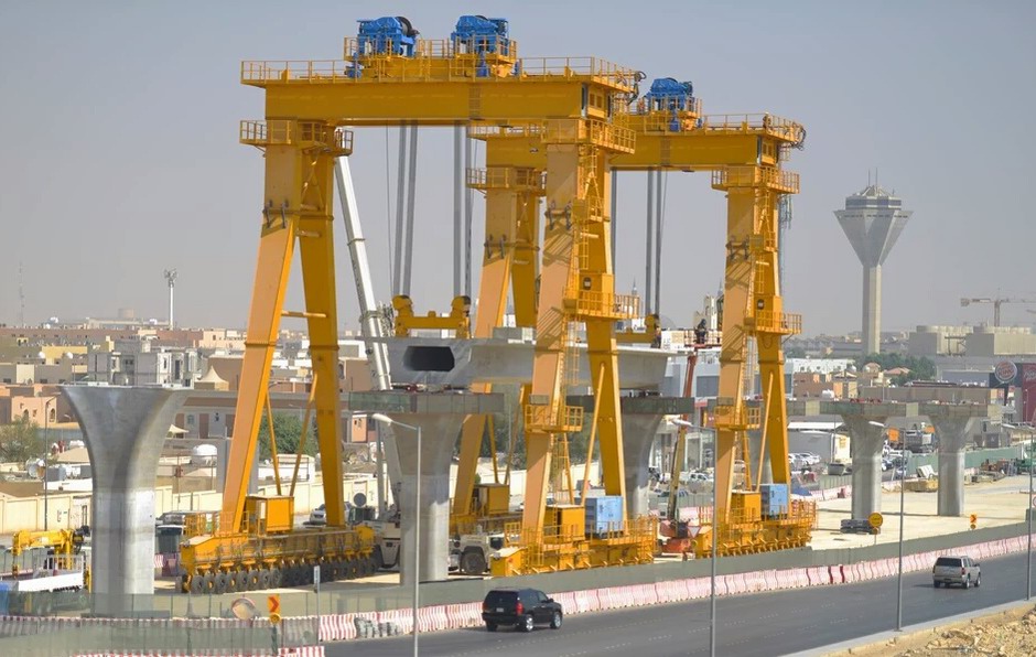 Riyadh Metro bridge span erector